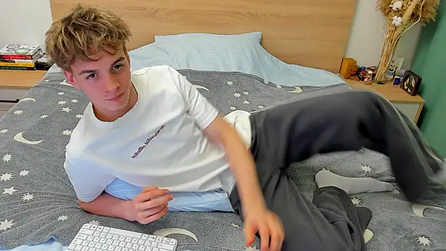 Fandi 777 online show from December 9, 2:49 pm