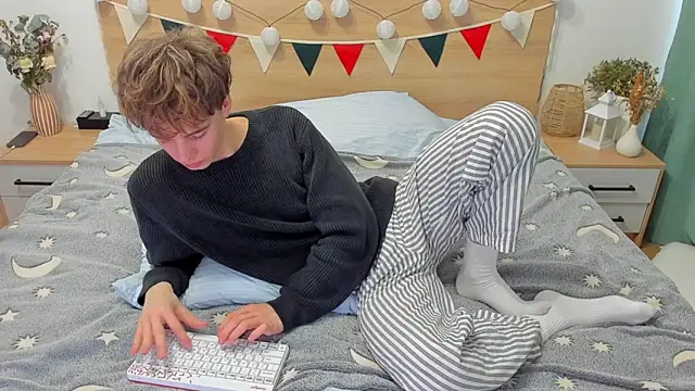 Fandi 777 online show from March 13, 10:57 am