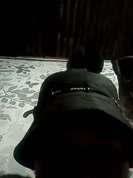 Snapshot of PAUGROSSO18CM chatting on January 22, 11:43 pm PAUGROSSO18CM online show from January 22, 11:43 pm