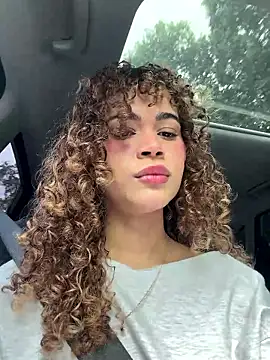 Snapshot of Lianh_Benett chatting on February 19, 2:13 pm Lianh Benett online show from February 19, 2:13 pm