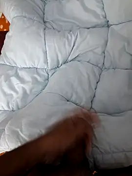 Snapshot of bobyyboyy1 chatting on December 31, 11:42 am bobyyboyy1 online show from December 31, 11:42 am