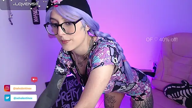 selvalentinex online show from November 7, 1:05 am