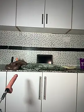 Snapshot of Bella045 chatting on April 7, 2:12 am Bella045 online show from April 7, 2:12 am