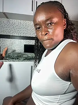 Snapshot of Bella045 chatting on April 10, 2:17 am Bella045 online show from April 10, 2:17 am