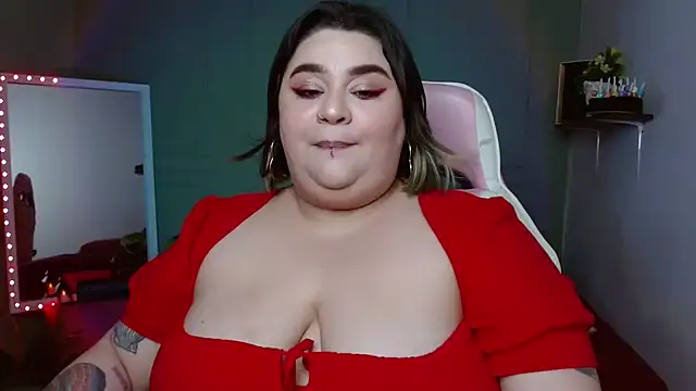 Snapshot of tiffany_laurens chatting on December 21, 3:03 am tiffany laurens online show from December 21, 3:03 am