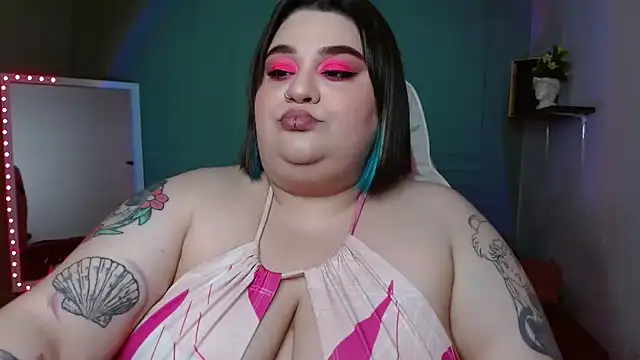 Snapshot of tiffany_laurens chatting on December 23, 5:06 am tiffany laurens online show from December 23, 5:06 am