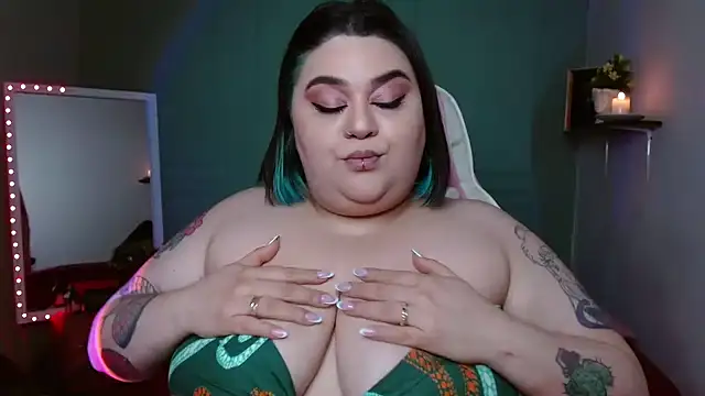 Snapshot of tiffany_laurens chatting on December 25, 4:54 am tiffany laurens online show from December 25, 4:54 am