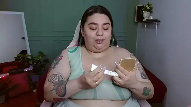 Snapshot of tiffany_laurens chatting on December 28, 5:23 am tiffany laurens online show from December 28, 5:23 am