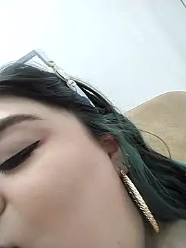 Snapshot of tiffany_laurens chatting on March 1, 9:04 pm tiffany laurens online show from March 1, 9:04 pm