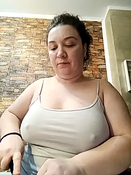 Snapshot of MikySWeet7 chatting on February 9, 9:35 am MikySWeet7 online show from February 9, 9:35 am