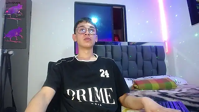 Mr daren  online show from February 18, 4:59 pm