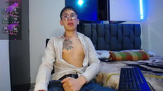 Mr daren  online show from February 24, 8:25 pm