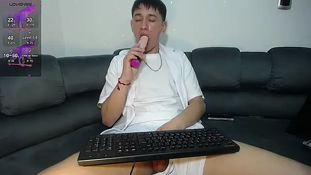 Mr daren  online show from March 9, 8:42 pm