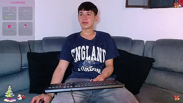 Mr daren  online show from December 4, 7:00 pm