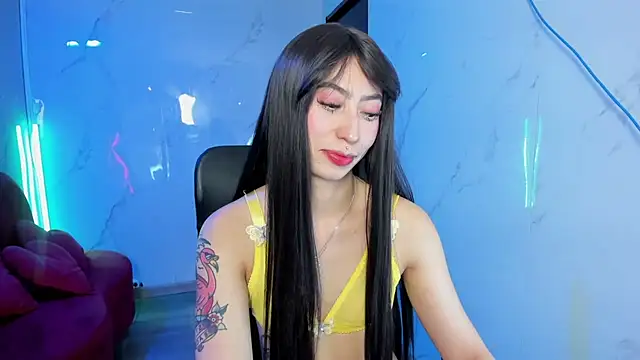 Snapshot of LilithCooperr_ chatting on June 26, 3:33 am LilithCooperr online show from June 26, 3:33 am