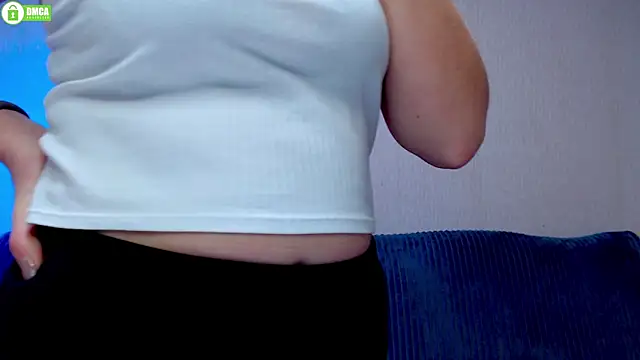 Sweet   Amelia online show from December 11, 9:19 am