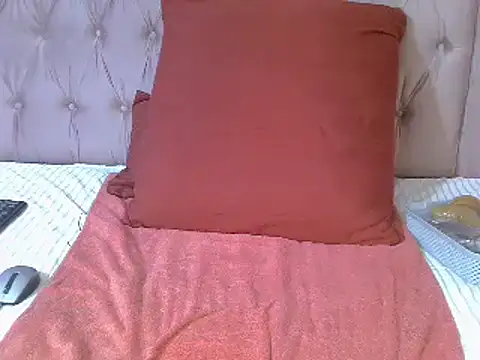 SweetMellowX1 online show from March 11, 2:40 pm