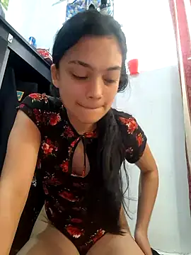 littlemelii online show from December 19, 4:24 pm