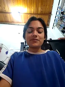 littlemelii online show from December 22, 8:38 am