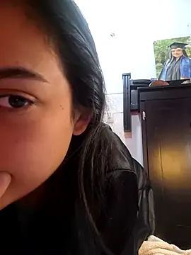 littlemelii online show from December 29, 4:48 am