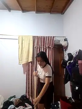 littlemelii online show from February 6, 12:11 am