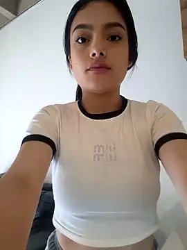 littlemelii online show from February 25, 7:03 pm