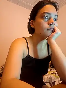 littlemelii online show from December 15, 8:13 pm