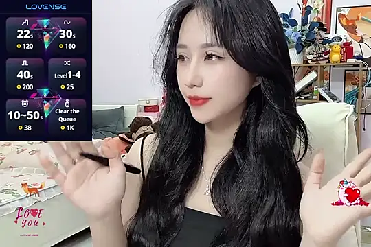  LLisa  online show from January 4, 9:20 pm