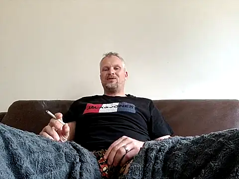 Snapshot of Heidemensch chatting on March 20, 2:32 pm Heidemensch online show from March 20, 2:32 pm