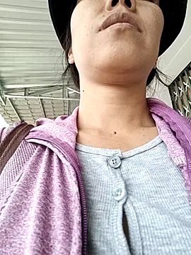 2HotAsain4u online show from January 17, 6:18 am