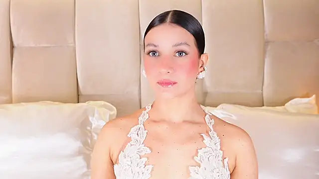 KiraKayleigh1 online show from November 30, 12:47 am