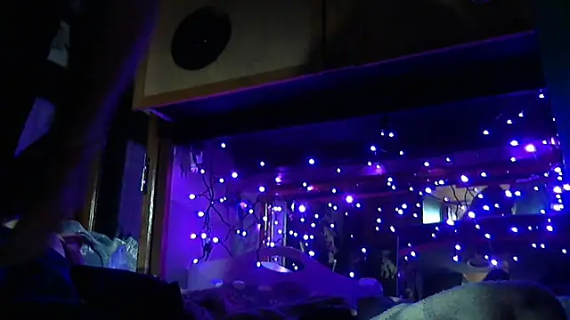 Snapshot of jessicalove99 chatting on April 9, 8:31 am jessicalove99 online show from April 9, 8:31 am