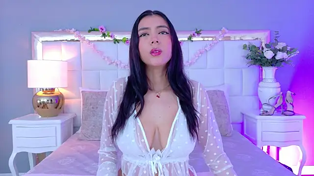 Julie Bennet online show from October 9, 5:05 am