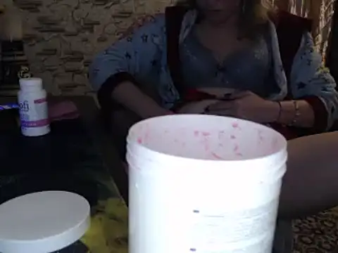  Kitti  online show from December 17, 6:09 pm