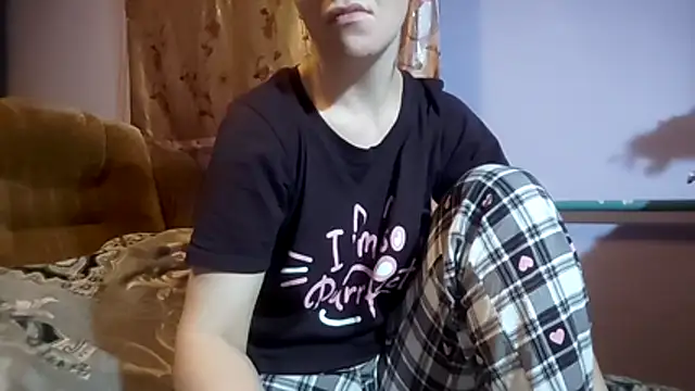  Kitti  online show from December 3, 6:32 am