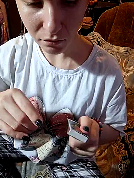  Kitti  online show from December 5, 10:02 am