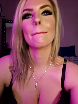 Snapshot of ellieconradxo chatting on February 8, 9:15 pm ellieconradxo online show from February 8, 9:15 pm