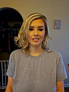 Snapshot of ellieconradxo chatting on March 7, 4:55 pm ellieconradxo online show from March 7, 4:55 pm