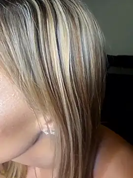 Snapshot of ellieconradxo chatting on September 20, 3:07 am ellieconradxo online show from September 20, 3:07 am