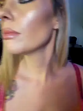 Snapshot of ellieconradxo chatting on November 18, 6:01 pm ellieconradxo online show from November 18, 6:01 pm