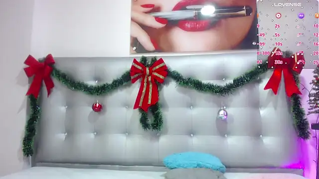 horny-juliette online show from December 27, 3:53 am