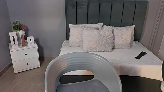 Alli cooper online show from April 16, 1:34 pm