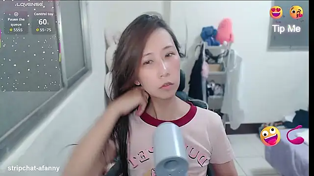 aFanny online show from May 29, 2:37 pm