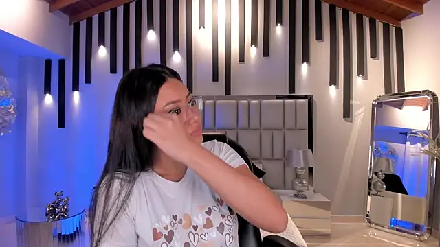 AmberLewis  online show from November 5, 3:17 am