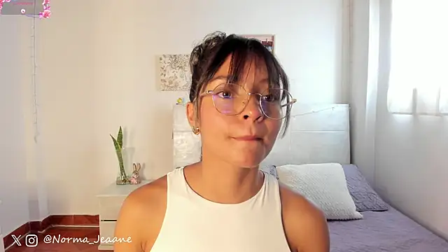 Norma-Jeaane online show from December 16, 4:38 pm