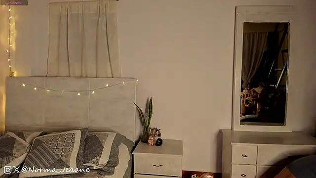 Norma-Jeaane online show from February 1, 11:48 pm