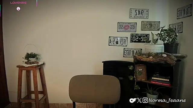 Norma-Jeaane online show from April 16, 8:31 pm