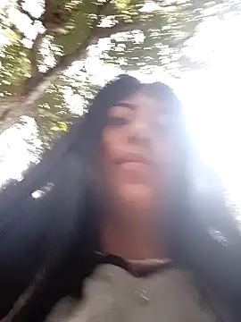 chaymae nah  online show from December 4, 12:25 pm