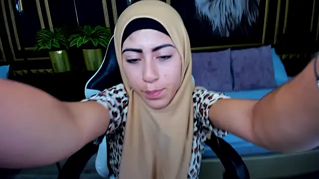 chaymae nah  online show from January 25, 12:37 pm