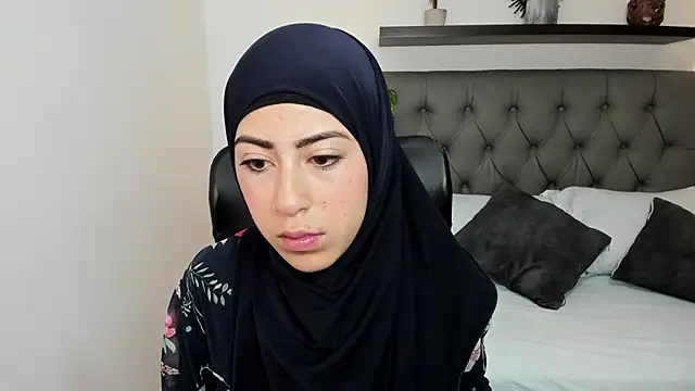 chaymae nah  online show from March 7, 12:45 pm